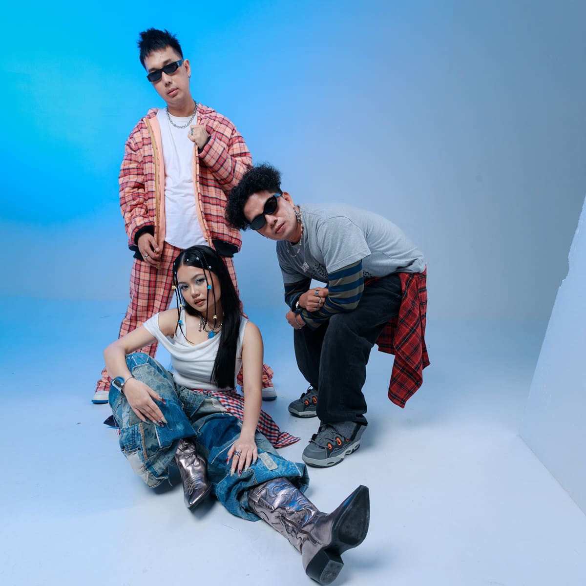 Perpaduan Elektronik, Breakbeat, dan Pop, Tiga Musisi Ini Siapkan “Dopamine (Bukan Haluuu)”